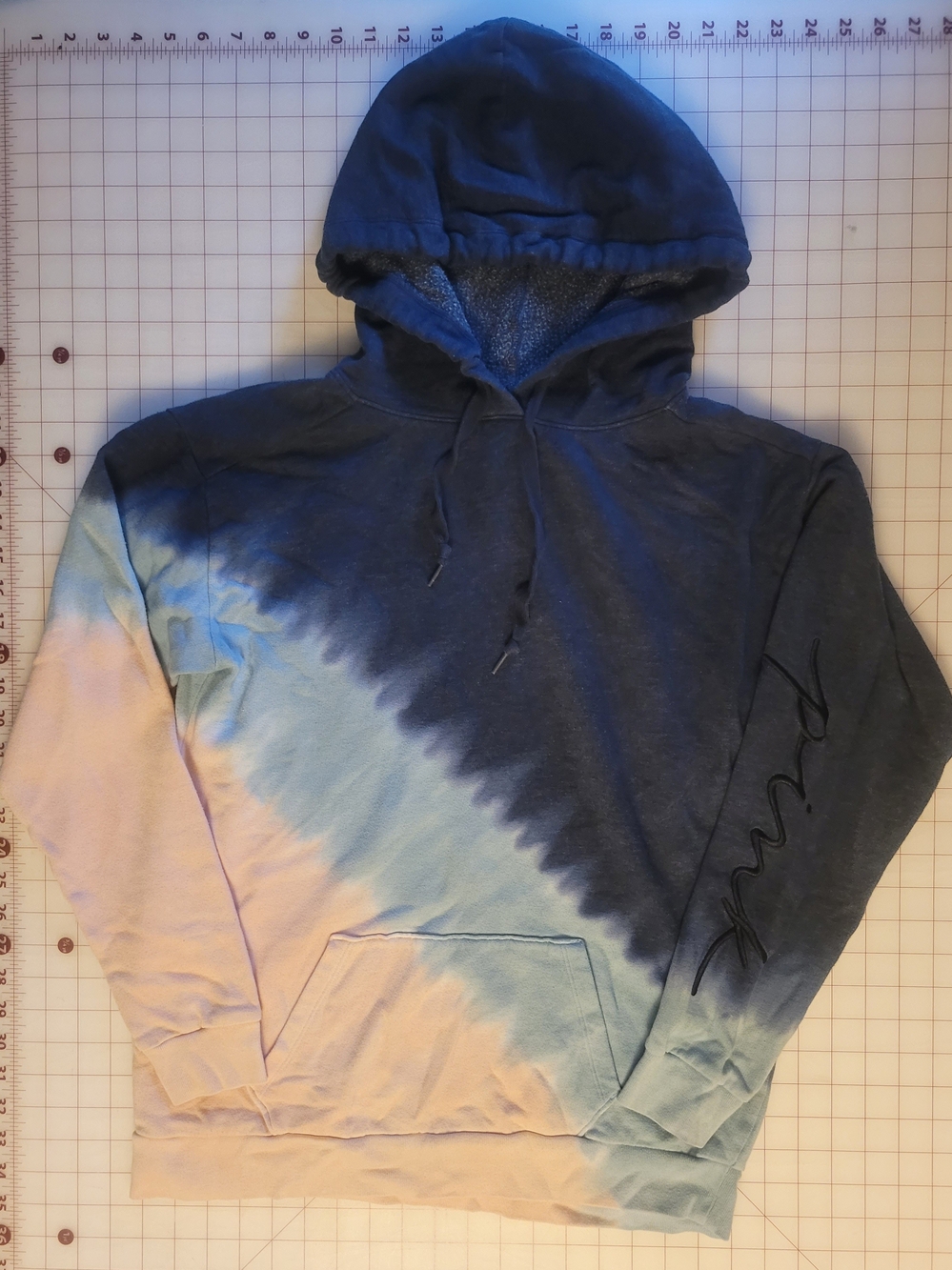 PINK Victoria's Secret Blue Gradient Tie-Dye Hooded Pullover